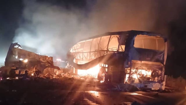 Se quema autobús de pasajeros en Escárcega, Campeche