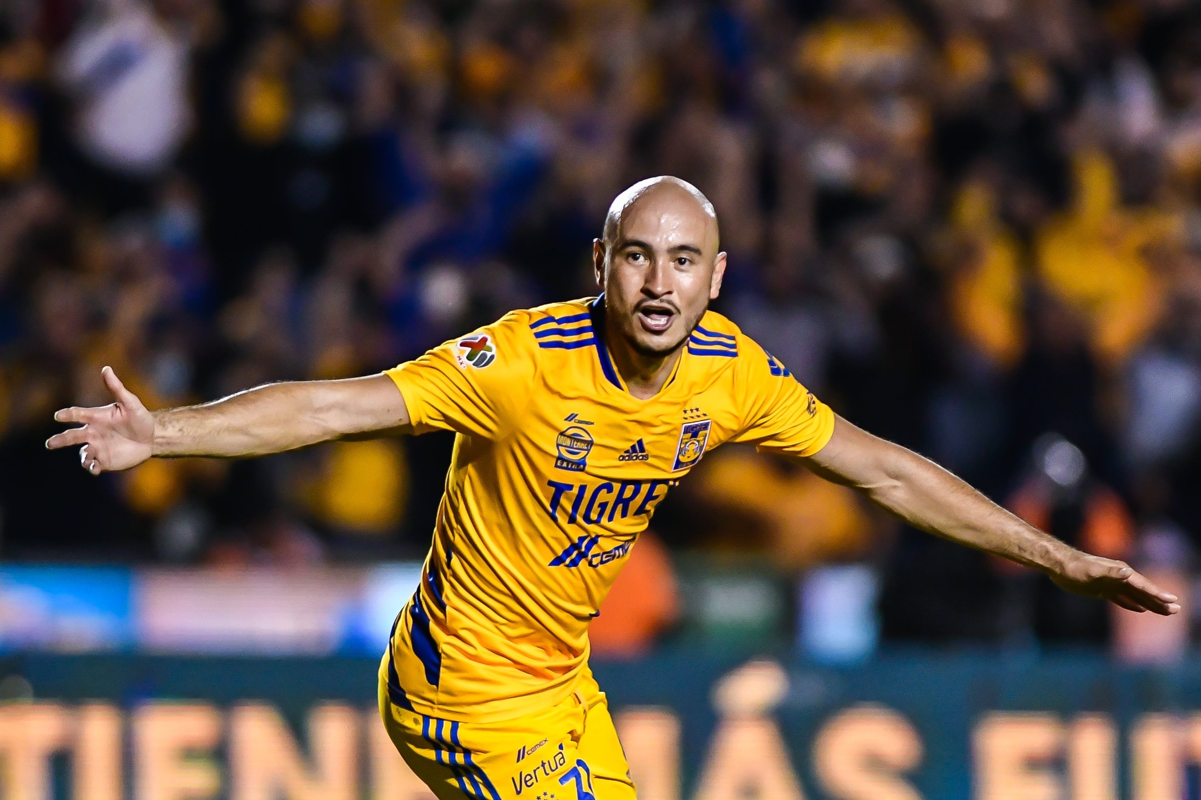 Carlos González