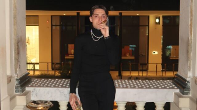 Llueven sobre Peso Pluma comentarios homofóbicos