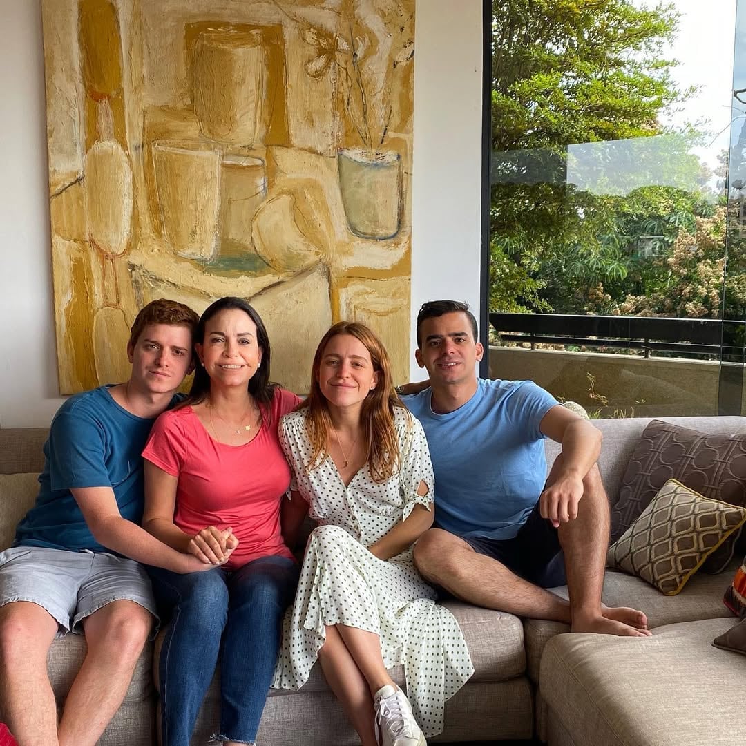 Ana Corina, Ricardo y Henrique Sosa, hijos de María Corina Machado