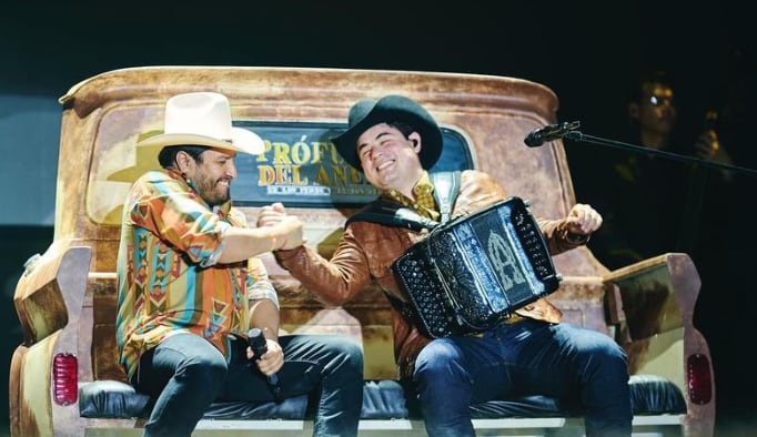 Alfredo Olivas y Julión Álvarez