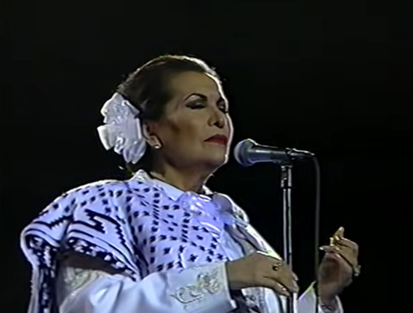 Lola Beltrán, cantante.