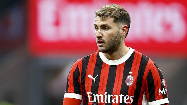 Jersey de Santiago Giménez en el AC Milan: Precio y dónde conseguir la nueva camiseta del cuadro rossonero