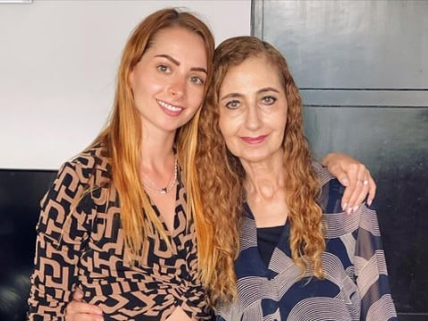 YosStop y su mamá, Marina Badui.