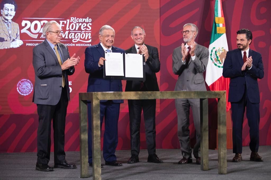 AMLO, Hugo López-Gatell y otros funcionarios