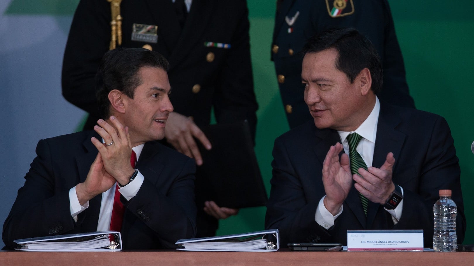 Enrique Peña Nieto y Miguel Ángel Osorio Chong. Reunión en Los Pinos.