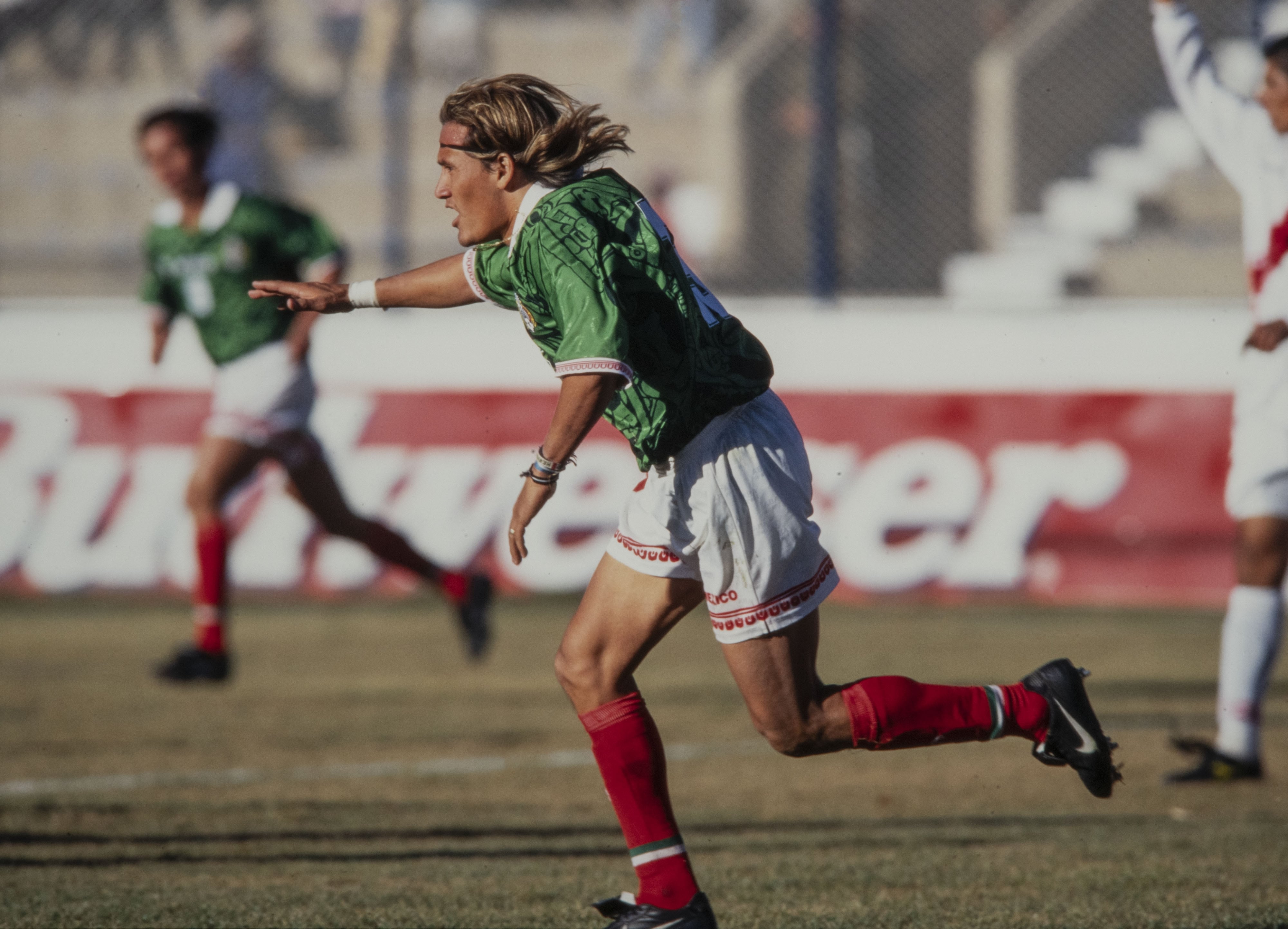 Luis Hernández con el Tricolor