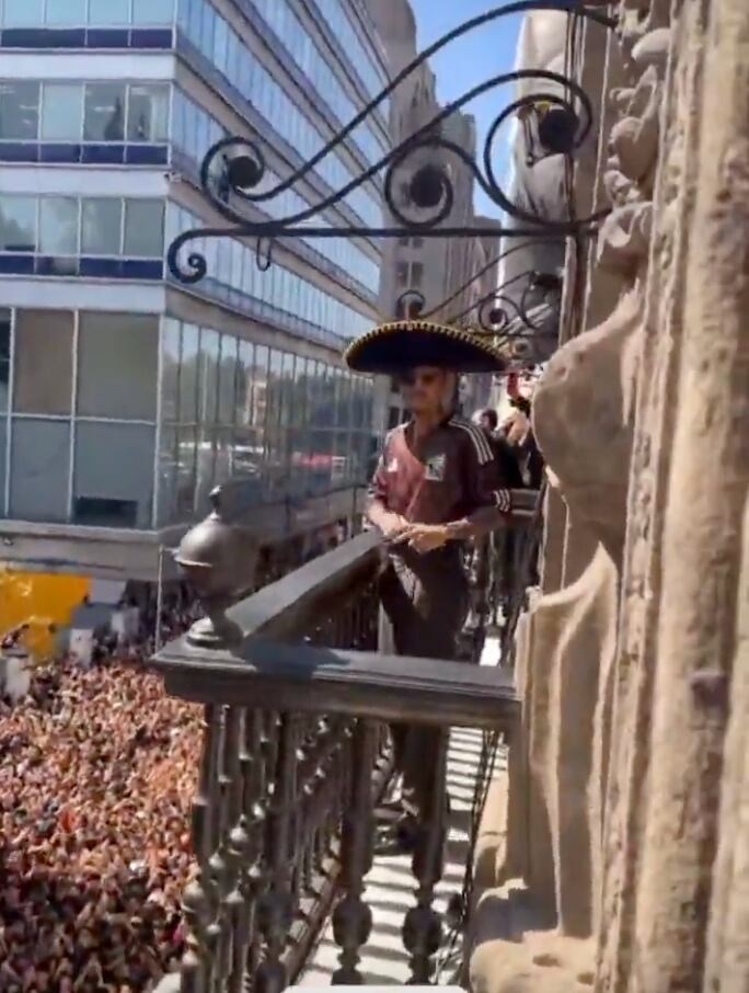 Concierto sorpresa de Rauw Alejandro en CDMX