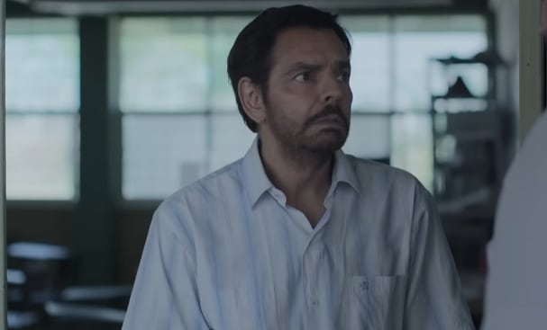 Eugenio Derbez en la película Radical