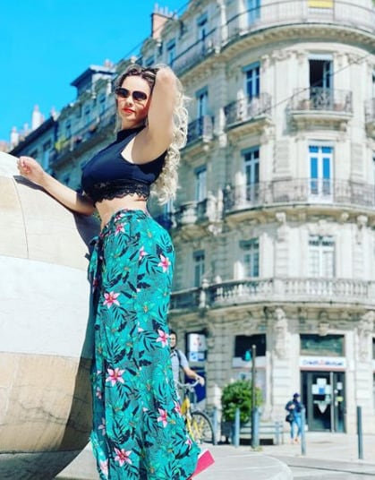 Modelo brasileña fue expulsada del Vaticano