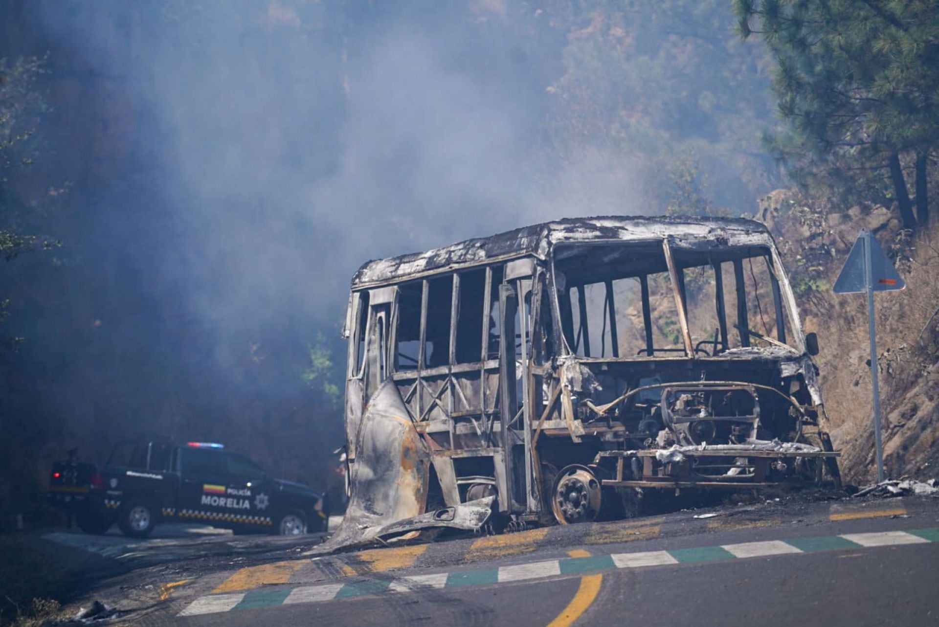 Incendio de autos y camiones se suscitaron tras la noticia de que fue abatido Nemesio Oseguera “Alias El Mencho”