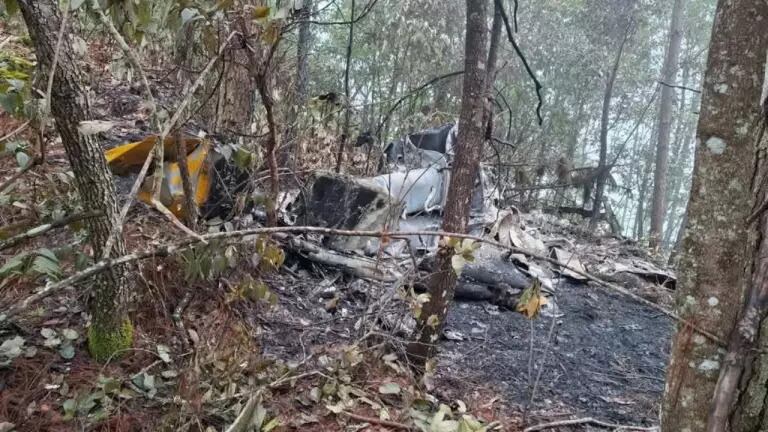 Helicóptero se desploma en Jalisco: dos muertos; CFE se deslinda