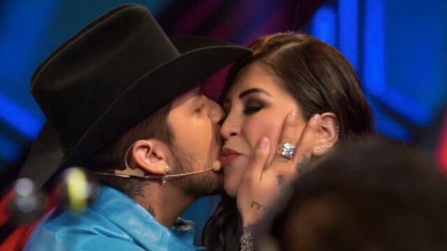 Christian Nodal junto a su madre Cristy