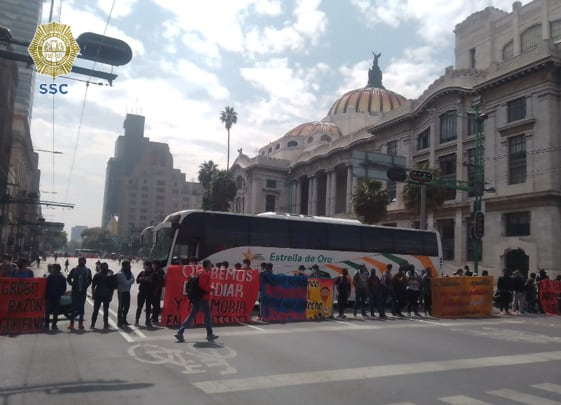 Bloqueo hoy en Eje Central y Avenida Juárez por normalista de Puebla