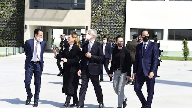 Beatriz y Claudia... y otros