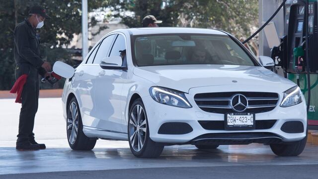 Gasolinera. Precio bajo.