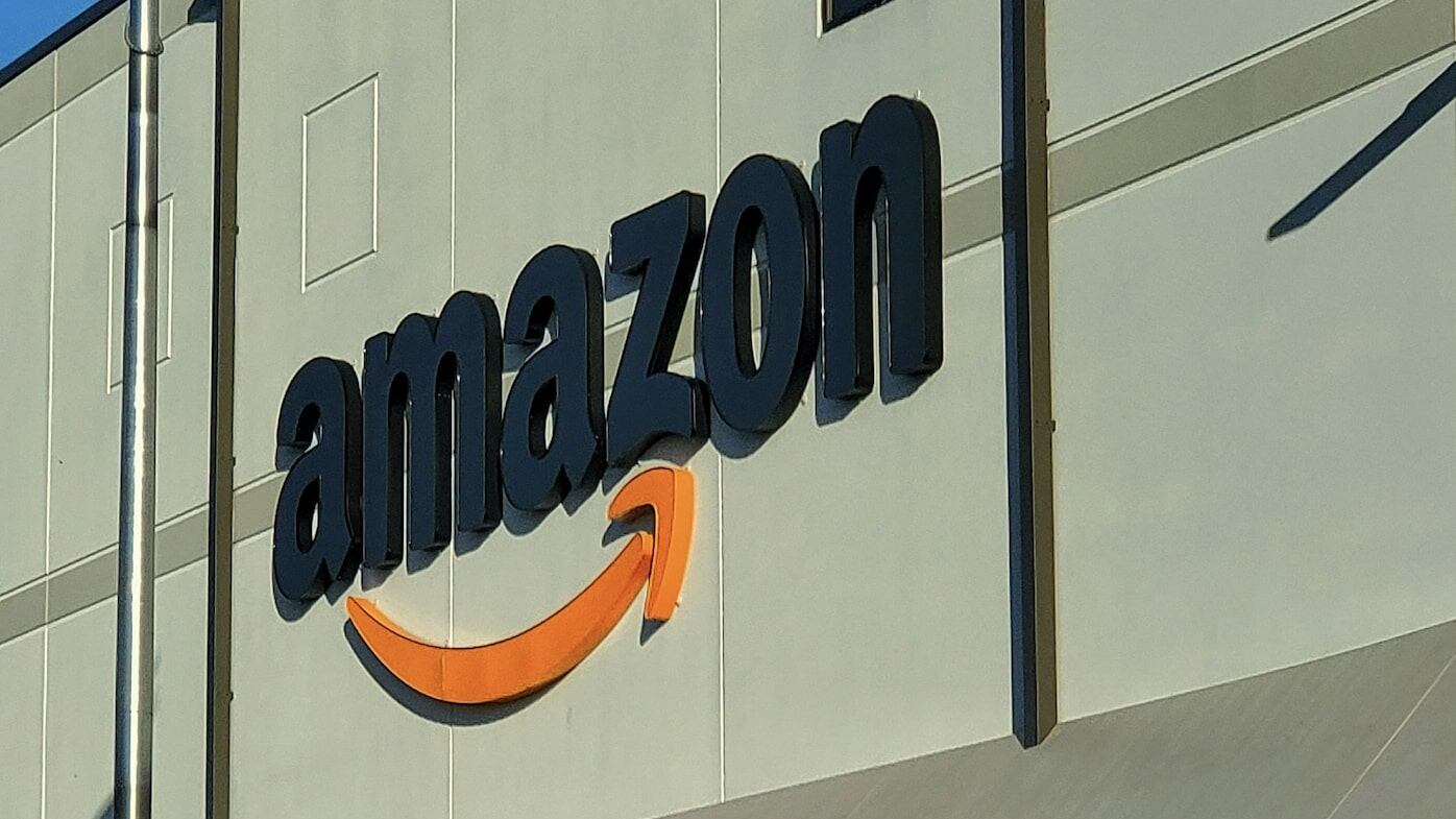 Amazon apuesta por robots en sus almacenes tras despidos masivos