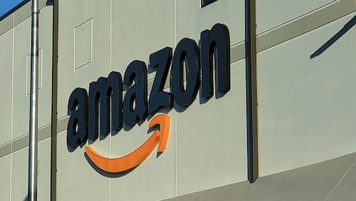 Amazon apuesta por robots en sus almacenes tras despidos masivos