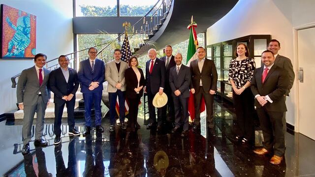 Embajador de los Estados Unidos Ken Salazar