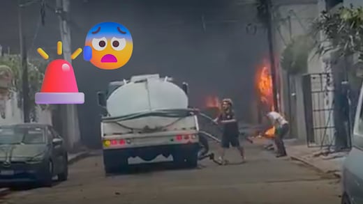Explosión de pipa de gas en Cuernavaca desata incendio en viviendas y autos