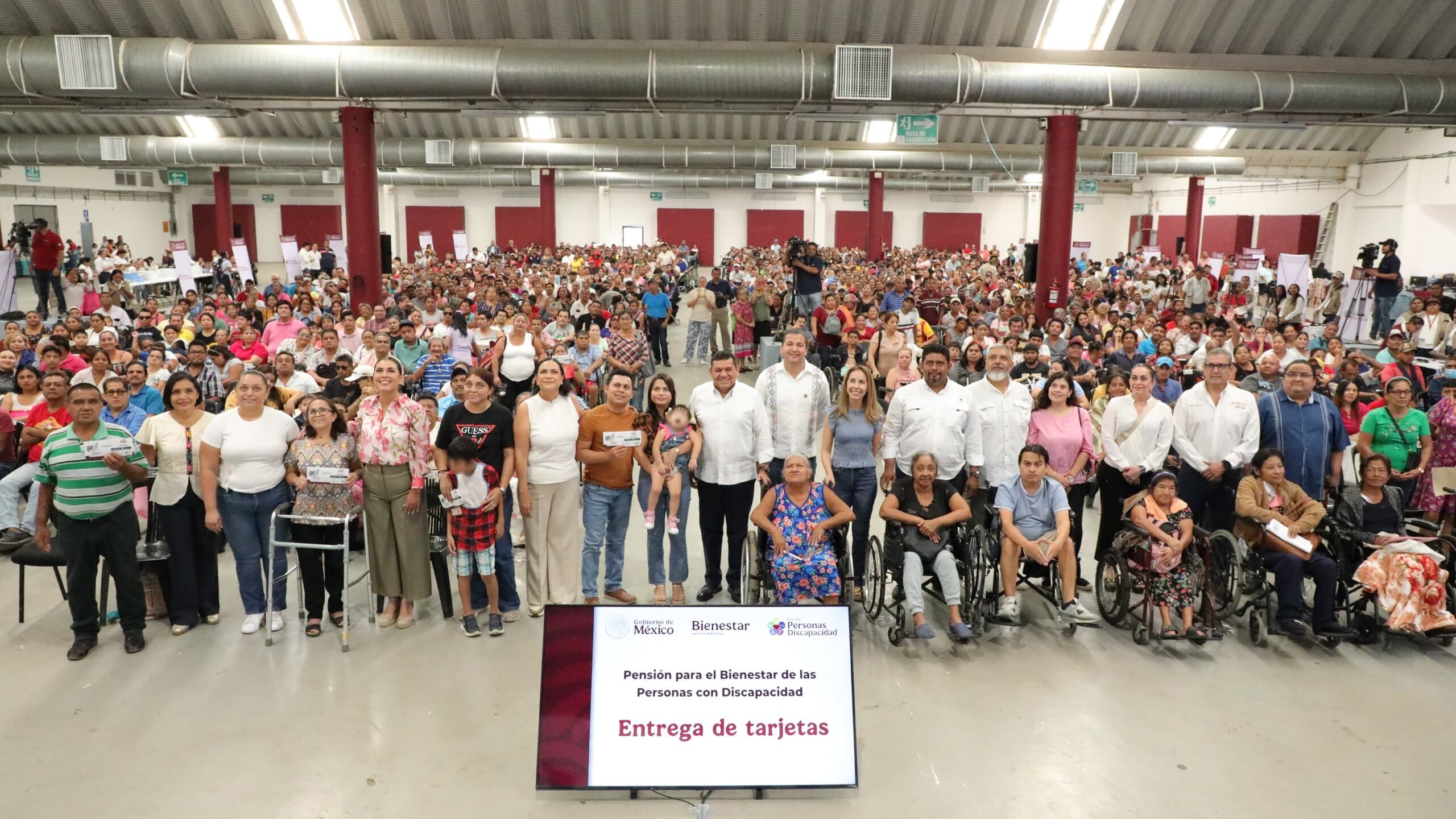 Javier May y Ariadna Montiel: La pensión universal para personas con discapacidad en Tabasco es ya una realidad