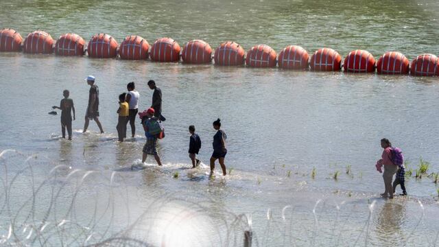 Persona muere en muro flotante de Texas, Estados Unidos
