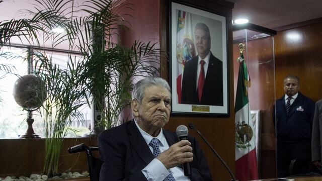 Carlos Aceves del Olmo.