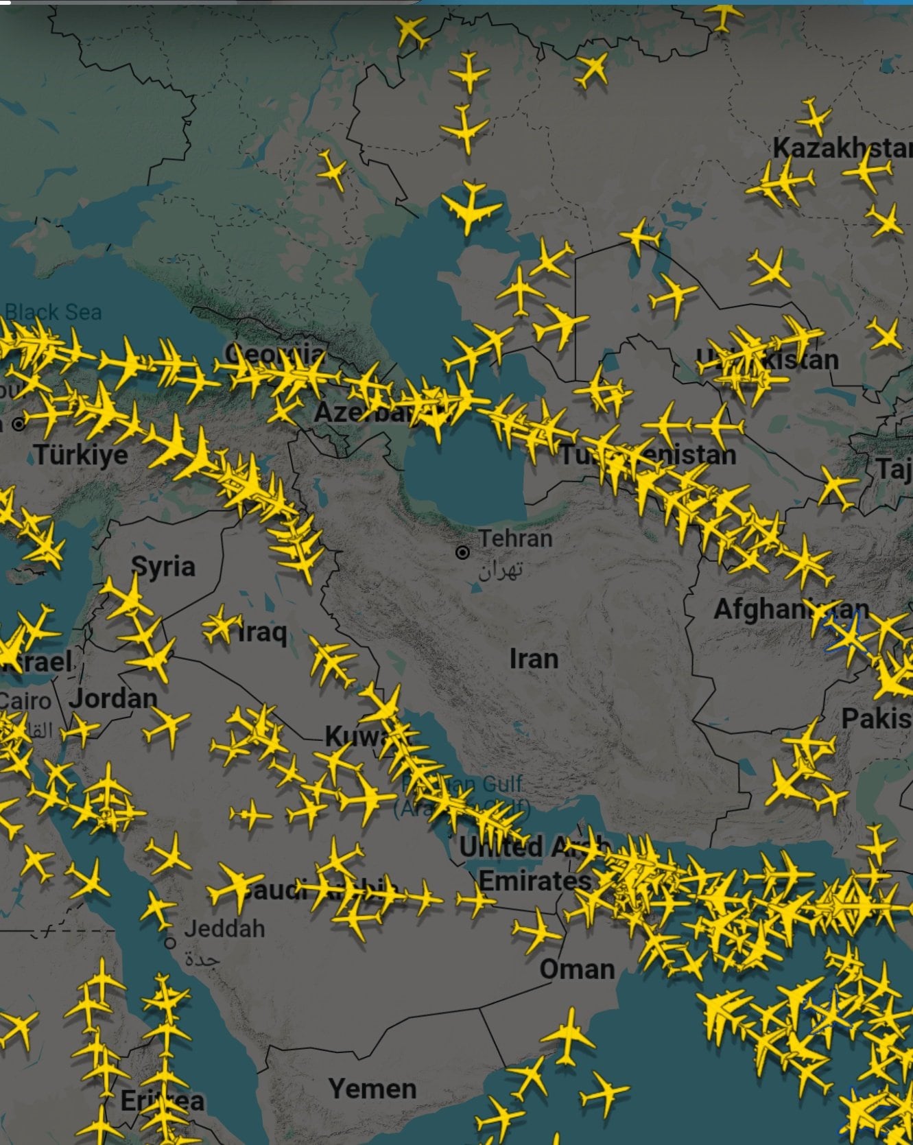 Irán cerró su espacio aéreo