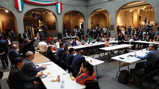 Sesión de la Cámara de Senadores en la antigua casona de Xicoténcatl