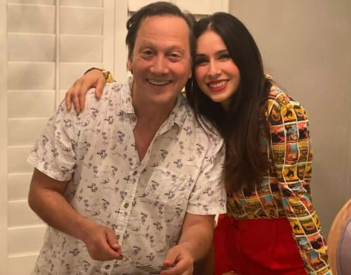 Rob Schneider y Patricia Azarcoya