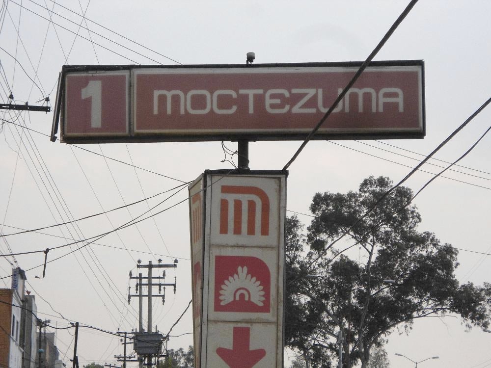 Metro Moctezuma