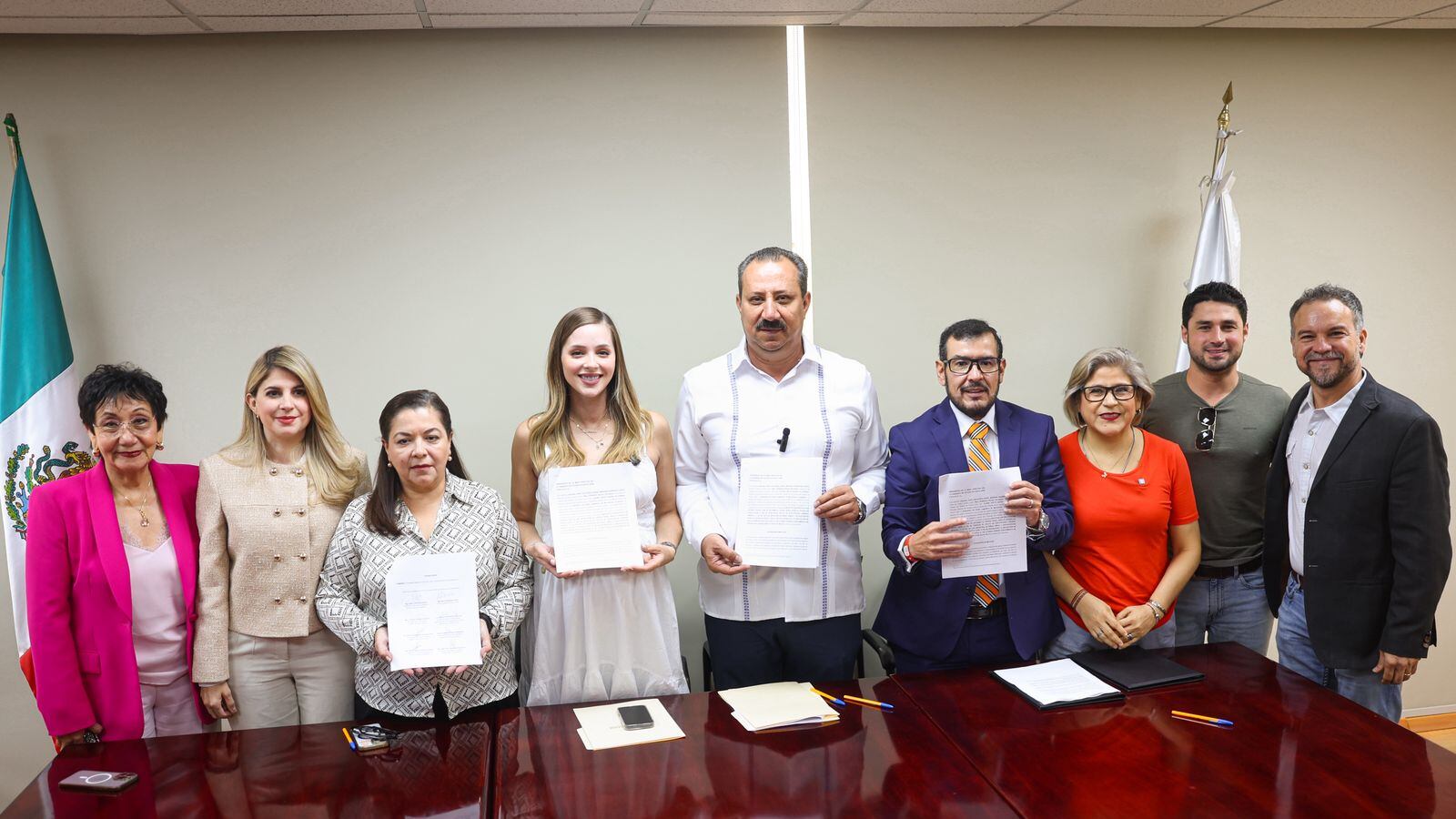 Mariana Rodríguez presentó iniciativas contra el trabajo infantil en Nuevo León