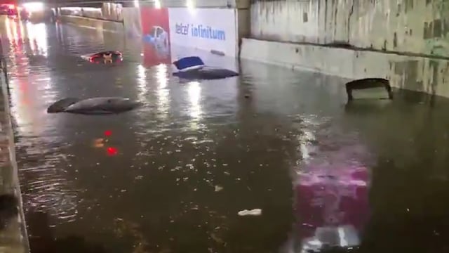 Viaducto Río Piedad, CDMX, inundado por la lluvia del 2 de junio