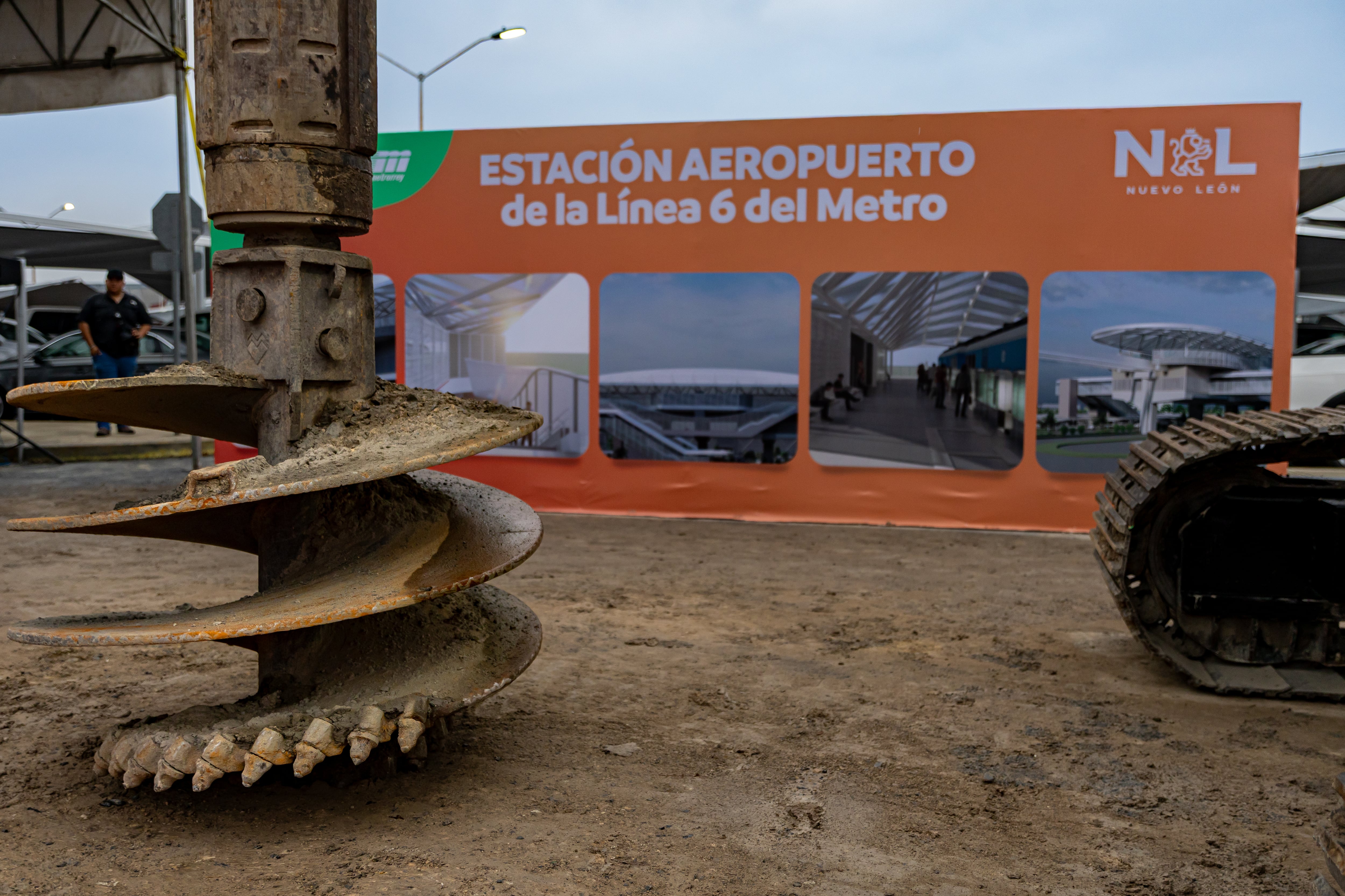Samuel García da banderazo a construcción de la Estación Aeropuerto en la Línea 6 del Metro de Monterrey.