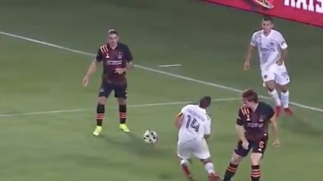 Chicharito fue sancionado por tirarse un clavado