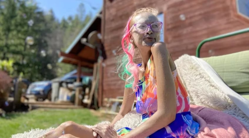 Amy Carlson, líder de Love Has Won