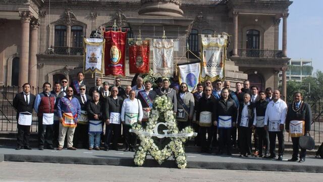 Guardia en honor a Benito Juárez