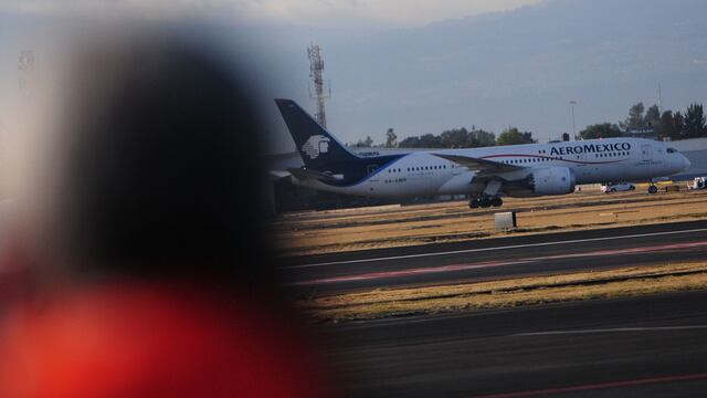 Aterrizaje de un avión de Aeromexico.