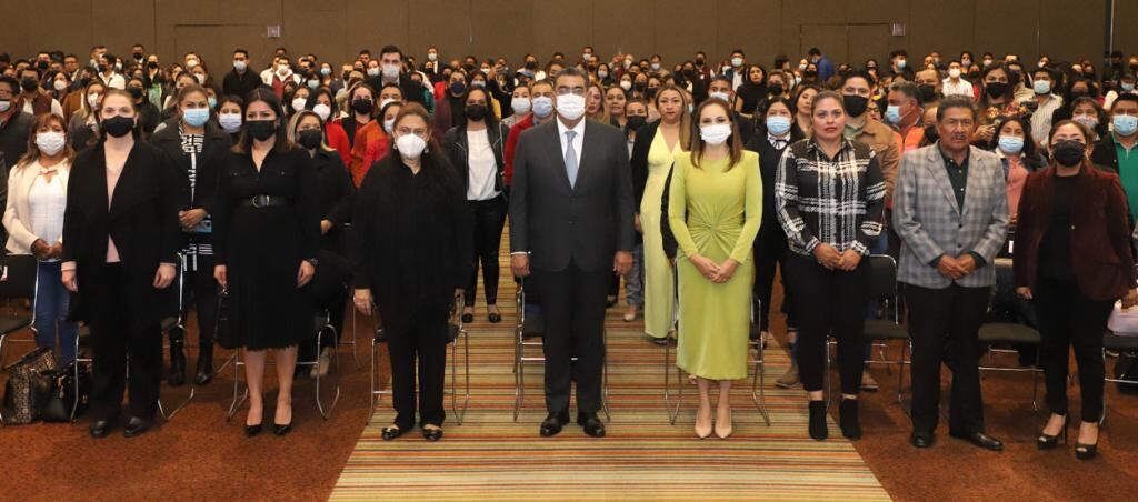 Sergio Céspedes toma protesta a Gabriela Bonilla como presidente del DIF Puebla
