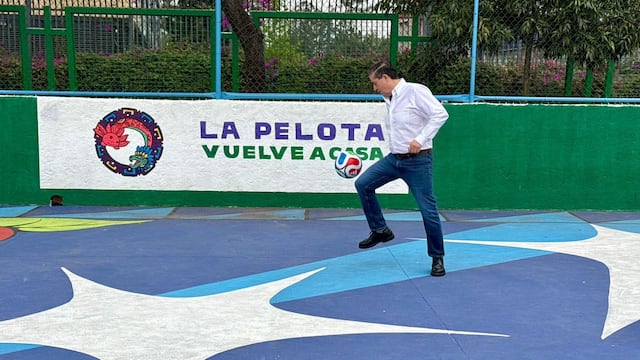 Giovani Gutiérrez inaugura canchas rehabilitadas en Coyoacán.
