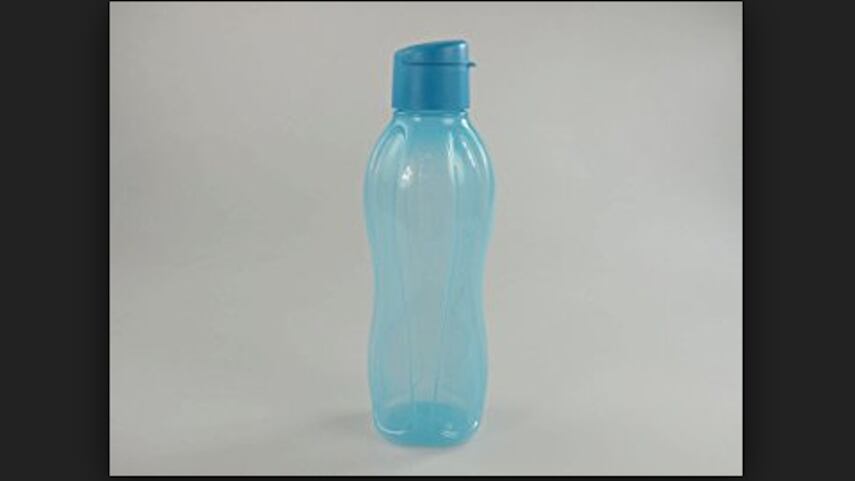 Tupperware azul.