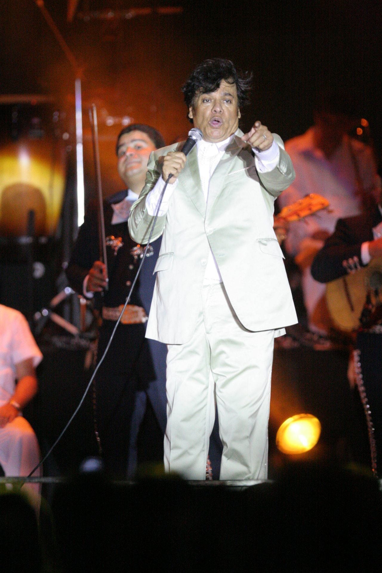 Juan Gabriel, cantante.