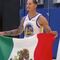 Juan Toscano posa con bandera de México tras ser aceptado por Golden State Warriors (VIDEO)