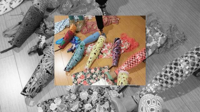 Con modelos coloridos y llamativos, esta marca hace que aquellos que necesitan de una prótesis, la puedan usar con un estilo único y exclusivo. 