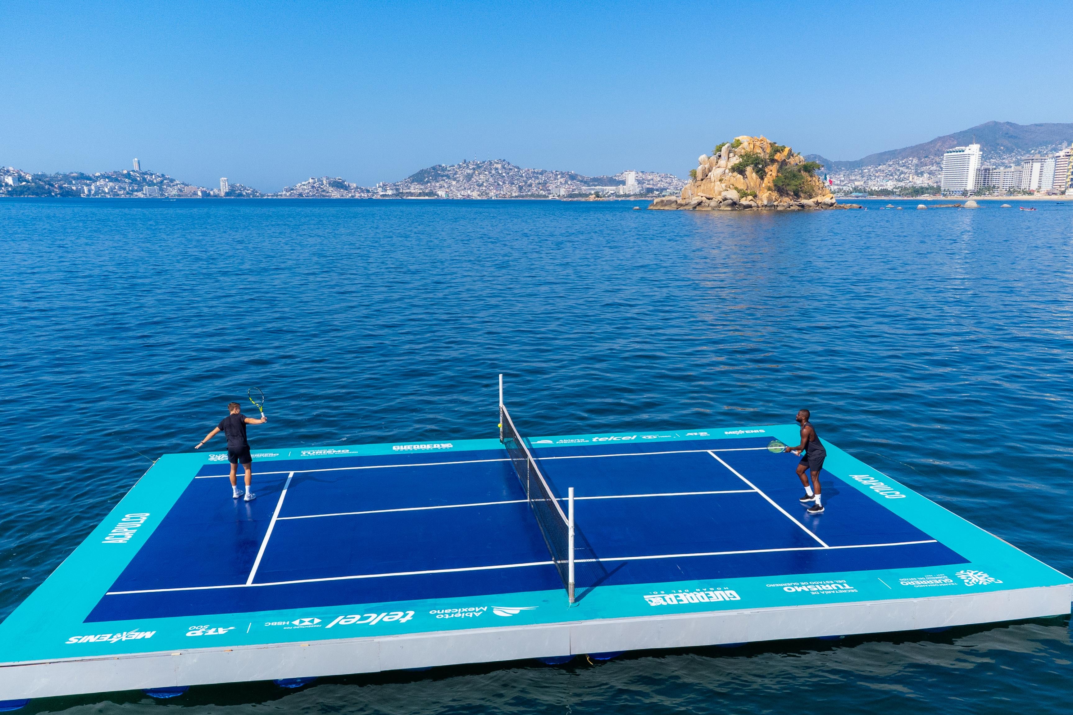 Abierto Mexicano de Tenis: realizan partido de exhibición en cancha flotante