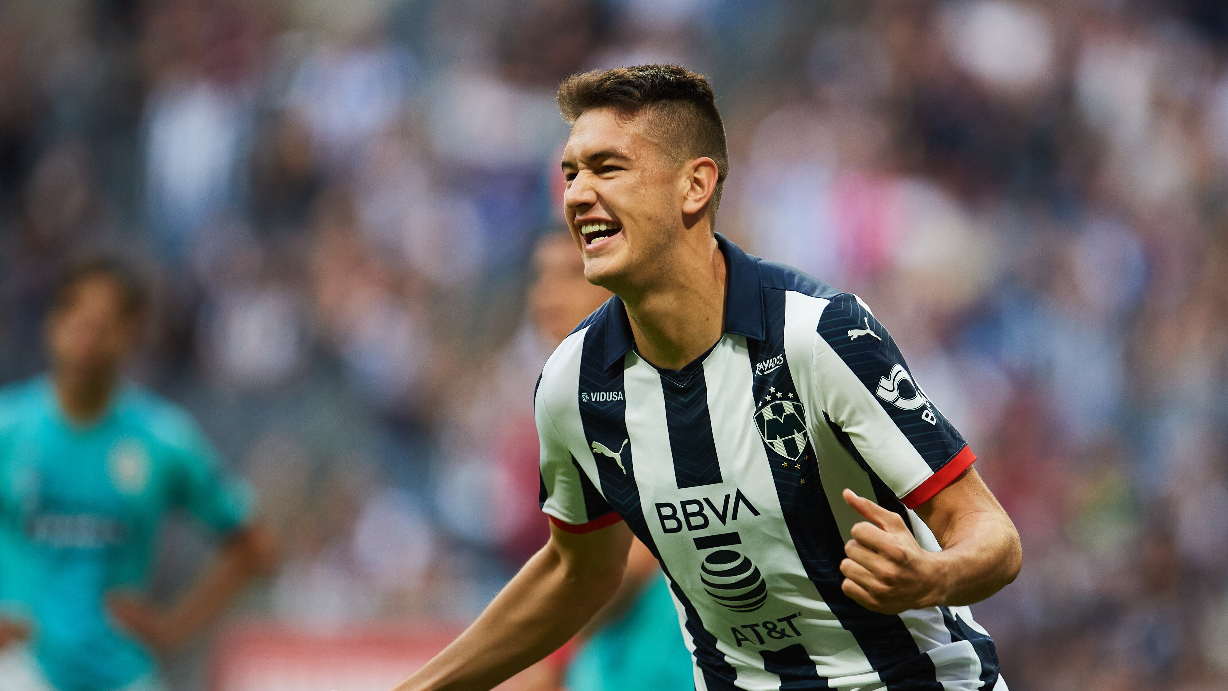 César Montes sería fichado por el Valencia; Rayados mantendría 50%