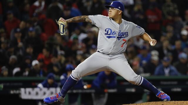 Urías debutó en una Serie Mundial a los 22 años