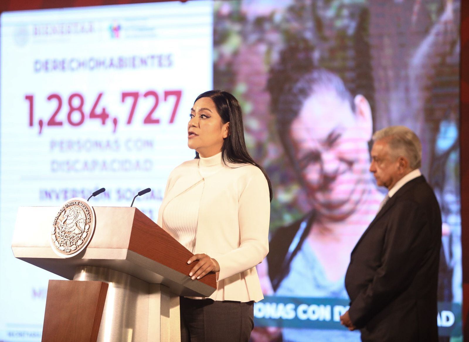 Ariadna Montiel presenta avances de becas y pensiones del Bienestar