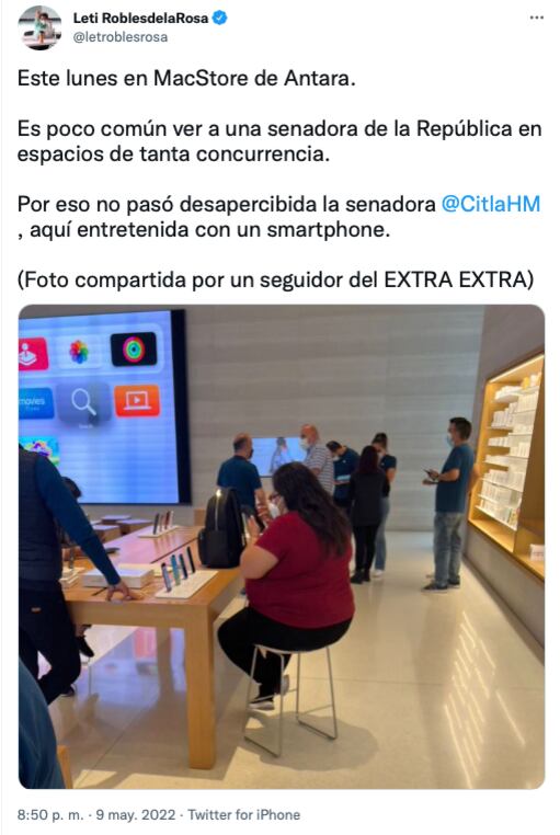 Citlalli Hernández es captada dentro de una Mac Store@letroblesrosa