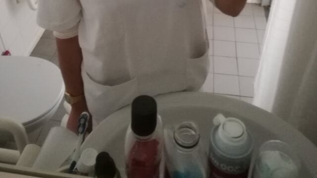 Viraliza defensa de su trabajo como "limpia culos"